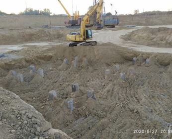 Installation of precast concrete piles by static immersion